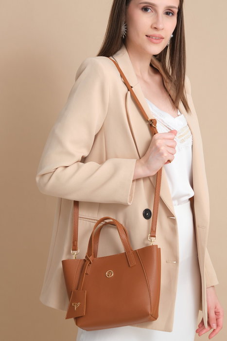 Zoozie Bags Sofia Small - Tan Zoozie Bags Sofia Small - Tan